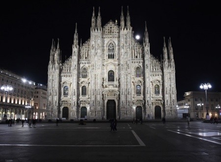 Апокалипсис сегодня: пустые улицы туристических центров по всему миру Апокалипсис сегодня: пустые улицы туристических центров по всему миру