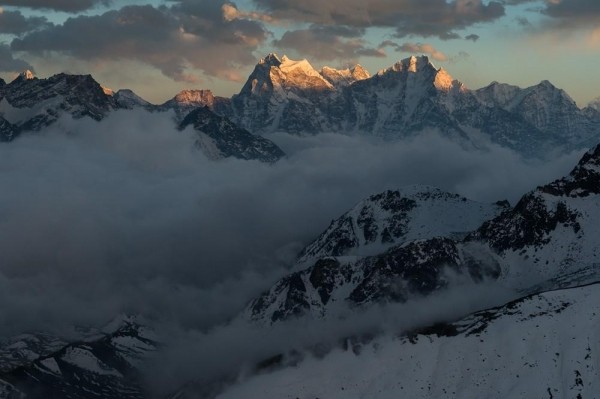 Лучше гор могут быть только горы Лучше гор могут быть только горы