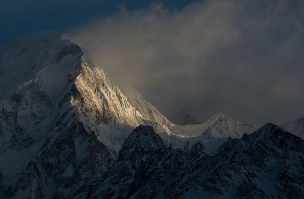 Лучше гор могут быть только горы Лучше гор могут быть только горы