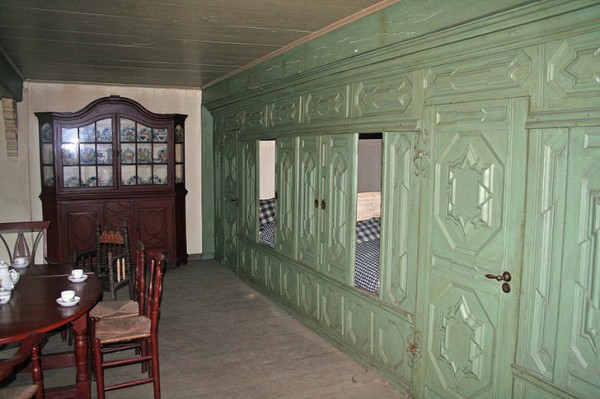 Средневековые люди спали в кроватях-коробках РАЗНОЕИСТОРИИДОМ Средневековые люди спали в кроватях-коробках РАЗНОЕИСТОРИИДОМ