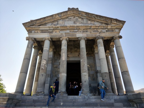 Экскурсия в Гарни и Гегард — лучшее рядом с Ереваном Экскурсия в Гарни и Гегард — лучшее рядом с Ереваном