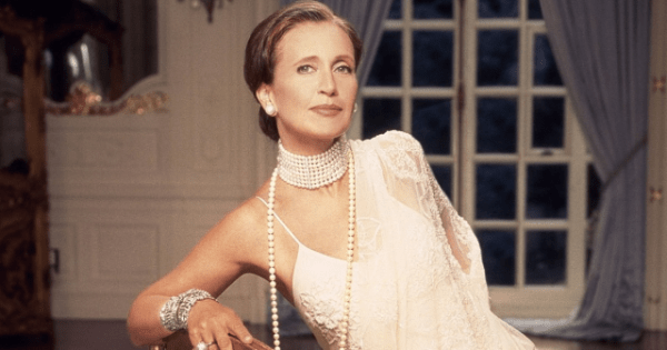 ТОП-15 известных писателей, тиражи книг которых стали самыми большими за всю историю (15 фото) ТОП-15 известных писателей, тиражи книг которых стали самыми большими за всю историю (15 фото)