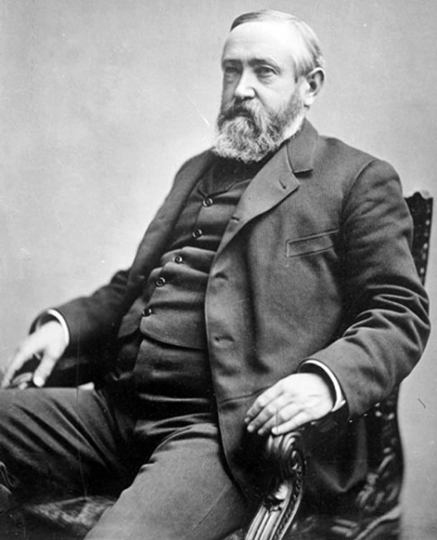 Охота на НЛО, переселение белок и купание голышом: странности американских президентов Охота на НЛО, переселение белок и купание голышом: странности американских президентов