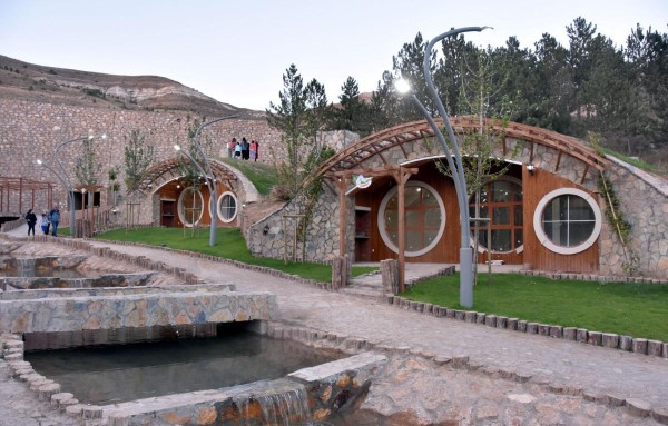 В Турции набирает популярность деревня хоббитов В Турции набирает популярность деревня хоббитов