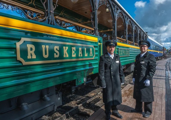 В горный парк Рускеала на поезде «Рускеальский экспресс» В горный парк Рускеала на поезде «Рускеальский экспресс»