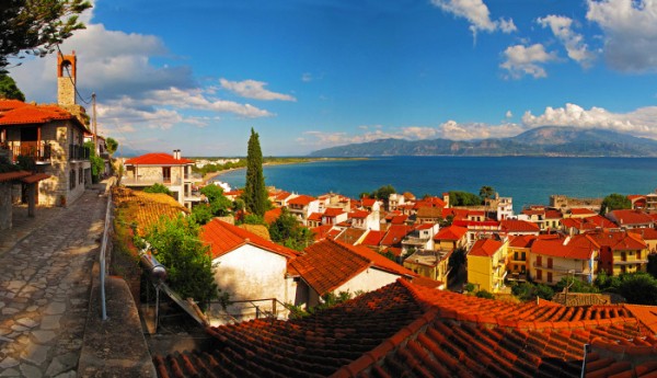 Почему на греческих островах все дома сине-белые и здания не красят в другие цвета Почему на греческих островах все дома сине-белые и здания не красят в другие цвета