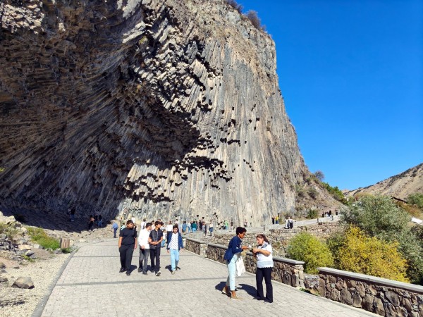 Экскурсия в Гарни и Гегард — лучшее рядом с Ереваном Экскурсия в Гарни и Гегард — лучшее рядом с Ереваном