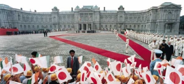 Как проходили самые дорогие и пышные похороны известных людей в истории Как проходили самые дорогие и пышные похороны известных людей в истории