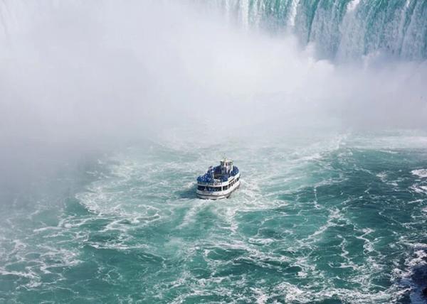 Местные делятся тем, какие выходки туристов особенно выбесили их Местные делятся тем, какие выходки туристов особенно выбесили их