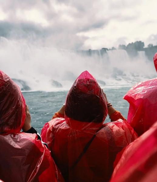 Местные делятся тем, какие выходки туристов особенно выбесили их Местные делятся тем, какие выходки туристов особенно выбесили их