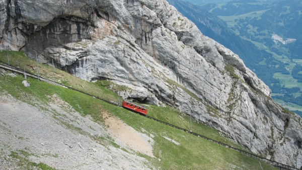 Пилатусбан — самая крутая железная дорога в мире Пилатусбан — самая крутая железная дорога в мире
