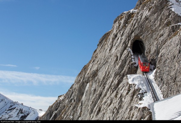 Пилатусбан — самая крутая железная дорога в мире Пилатусбан — самая крутая железная дорога в мире