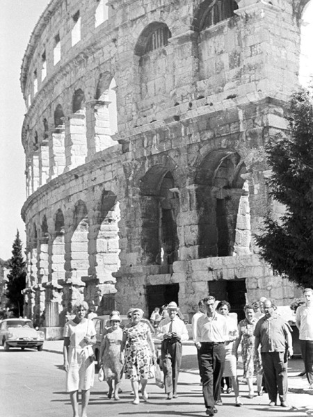 «Руссо туристо», или Как граждане СССР позорили свою отчизну за рубежом «Руссо туристо», или Как граждане СССР позорили свою отчизну за рубежом