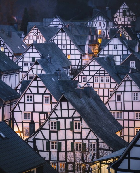 Замечательные приключенческие пейзажи Люка Джексона-Кларка Замечательные приключенческие пейзажи Люка Джексона-Кларка