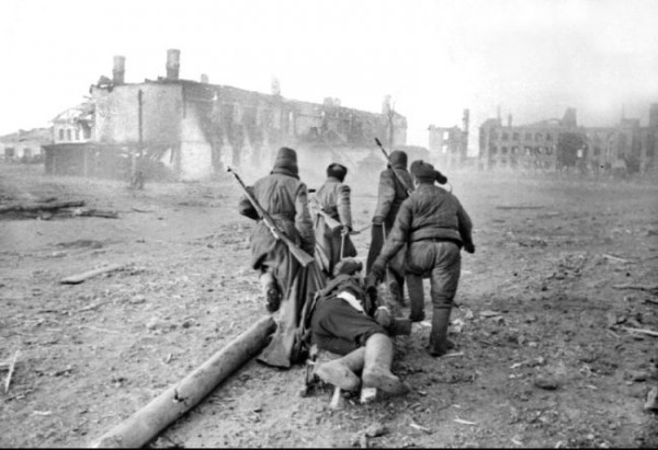 Фотографии Великой Отечественной войны 1943 года (68 фото) Фотографии Великой Отечественной войны 1943 года (68 фото)