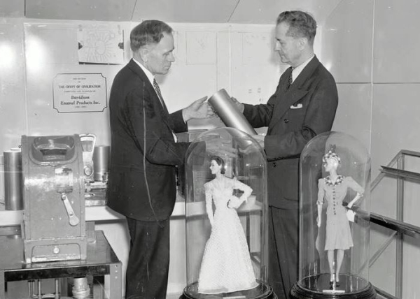 Что спрятали в самую большую капсулу времени, которую вскроют через 6000 лет Что спрятали в самую большую капсулу времени, которую вскроют через 6000 лет