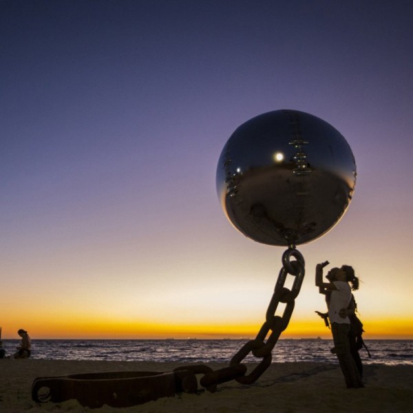 20 скульптур, бросающих вызов гравитации 20 скульптур, бросающих вызов гравитации