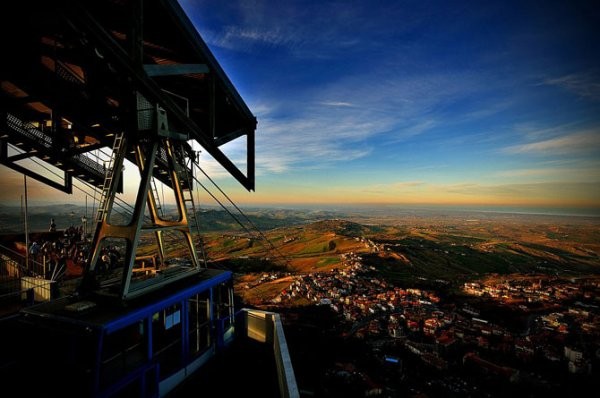 Сан-Марино — одно из самых маленьких государств в мире (24 фото) Сан-Марино — одно из самых маленьких государств в мире (24 фото)