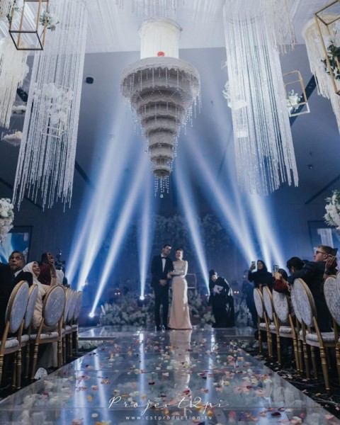 Самый необычный свадебный торт (4 фото) Самый необычный свадебный торт (4 фото)