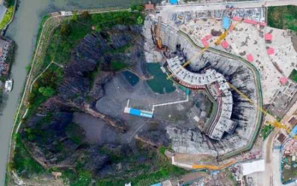 19-этажный отель в карьере Шанхая (8 фото) 19-этажный отель в карьере Шанхая (8 фото)