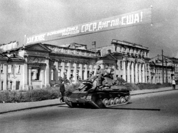 Фотографии Великой Отечественной войны 1943 года (68 фото) Фотографии Великой Отечественной войны 1943 года (68 фото)