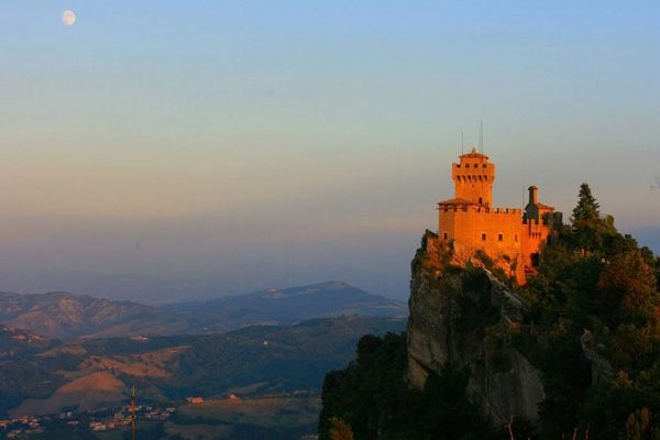 Сан-Марино — одно из самых маленьких государств в мире (24 фото) Сан-Марино — одно из самых маленьких государств в мире (24 фото)