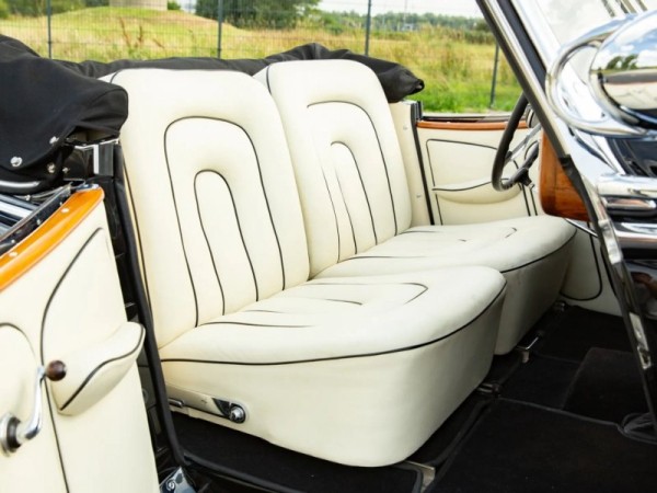 Единственный сохранившийся довоенный родстер Horch 855 1939 года Единственный сохранившийся довоенный родстер Horch 855 1939 года