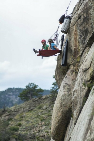 Как скалолазы спят (23 фото) Как скалолазы спят (23 фото)