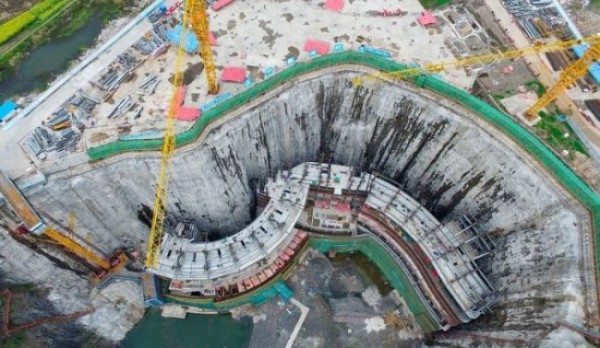 19-этажный отель в карьере Шанхая (8 фото) 19-этажный отель в карьере Шанхая (8 фото)