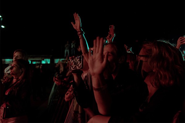 Лучшая музыка, стендап и очень много историй. Что делать на «Чтиво Фесте» и почему это лучшее мероприятие для завершения лета? Лучшая музыка, стендап и очень много историй. Что делать на «Чтиво Фесте» и почему это лучшее мероприятие для завершения лета?