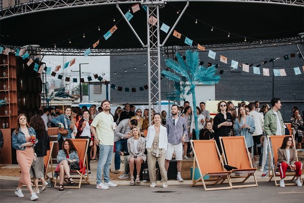 Лучшая музыка, стендап и очень много историй. Что делать на «Чтиво Фесте» и почему это лучшее мероприятие для завершения лета? Лучшая музыка, стендап и очень много историй. Что делать на «Чтиво Фесте» и почему это лучшее мероприятие для завершения лета?