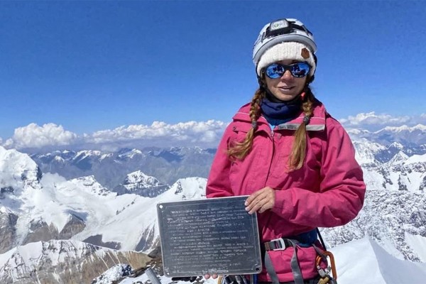 «Туда невозможно добраться». Операцию по спасению российской альпинистки завершили «Туда невозможно добраться». Операцию по спасению российской альпинистки завершили