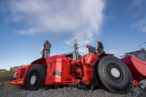 Музей техники на площади Металлургов в Никеле — новый туристический бренд Мурманской области