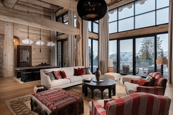 Премиальные шале на курорте «Манжерок»: приватность, батлер 24/7 и вертолетные экскурсии Премиальные шале на курорте «Манжерок»: приватность, батлер 24/7 и вертолетные экскурсии