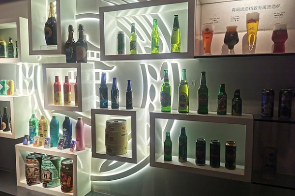 Россияне массово устремились в Китай на Новый год. Там их ждет «пивозаправка», улица роботов и родина Конфуция Россияне массово устремились в Китай на Новый год. Там их ждет «пивозаправка», улица роботов и родина Конфуция