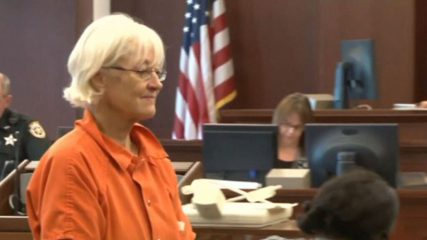 «Серийная безбилетница» Мэрилин Хартман: как американка 20 лет бесплатно летала на самолетах «Серийная безбилетница» Мэрилин Хартман: как американка 20 лет бесплатно летала на самолетах