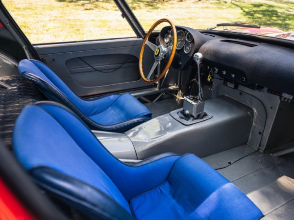 Ferrari 250 GTO 1962 года выпуска был продан за 51,7 миллиона долларов Ferrari 250 GTO 1962 года выпуска был продан за 51,7 миллиона долларов