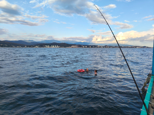 Морская рыбалка в Сочи — отзыв удачливого рыбака Морская рыбалка в Сочи — отзыв удачливого рыбака