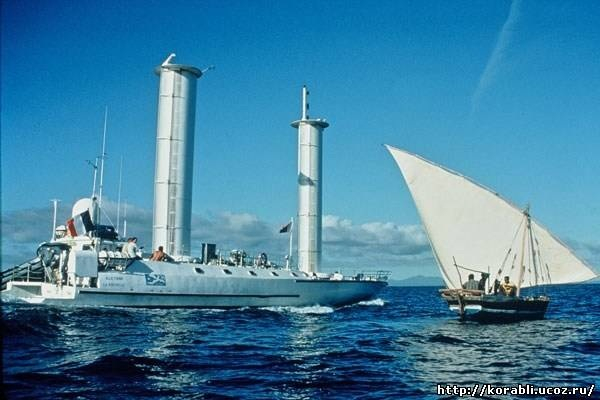 Паруса в виде колонн: эффект Магнуса (23 фото) Паруса в виде колонн: эффект Магнуса (23 фото)