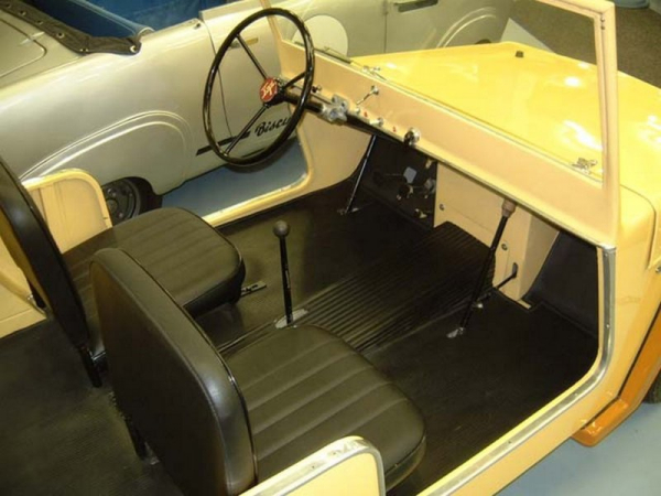 Микроавтомобиль Jip Kapi 1955 из Барселоны Микроавтомобиль Jip Kapi 1955 из Барселоны