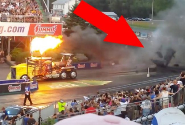 Самый быстрый в мире грузовик расплавил асфальт Самый быстрый в мире грузовик расплавил асфальт