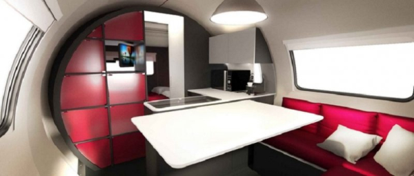 Фургон кажется крохотным и непригодным для жизни, пока не нажать кнопку Фургон кажется крохотным и непригодным для жизни, пока не нажать кнопку