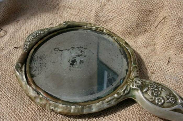 Происки дьявола и главное богатство: почему зеркала были под запретом много веков Происки дьявола и главное богатство: почему зеркала были под запретом много веков