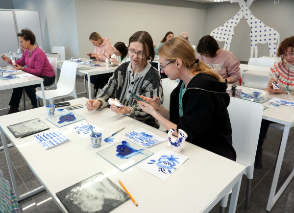 Экскурсия на завод «Объединение Гжель» с мастер-классом по росписи Экскурсия на завод «Объединение Гжель» с мастер-классом по росписи