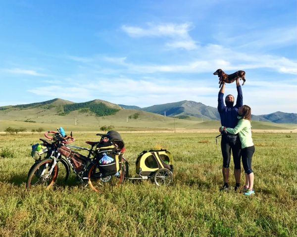 История Анны Смолиной, которая проехала с собакой полстраны на велосипеде История Анны Смолиной, которая проехала с собакой полстраны на велосипеде