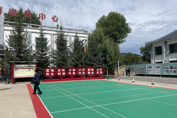 Летящая лошадь, храм-муравейник и лапша. Россияне массово едут в самый закрытый район Китая. Почему там нужно непременно побывать? Летящая лошадь, храм-муравейник и лапша. Россияне массово едут в самый закрытый район Китая. Почему там нужно непременно побывать?