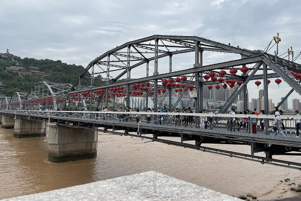 Летящая лошадь, храм-муравейник и лапша. Россияне массово едут в самый закрытый район Китая. Почему там нужно непременно побывать? Летящая лошадь, храм-муравейник и лапша. Россияне массово едут в самый закрытый район Китая. Почему там нужно непременно побывать?