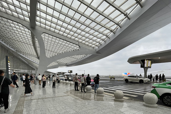 Летящая лошадь, храм-муравейник и лапша. Россияне массово едут в самый закрытый район Китая. Почему там нужно непременно побывать? Летящая лошадь, храм-муравейник и лапша. Россияне массово едут в самый закрытый район Китая. Почему там нужно непременно побывать?