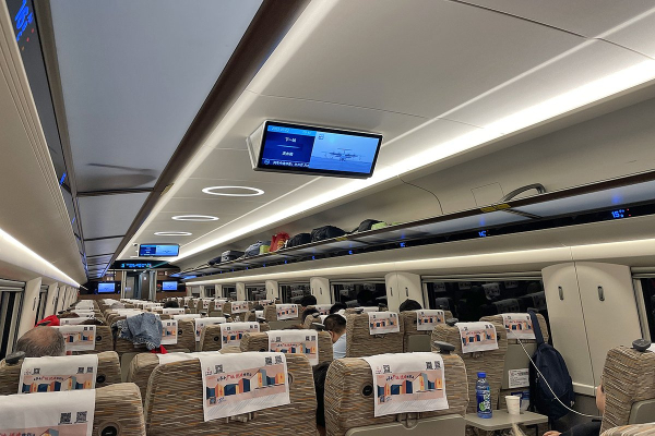 Летящая лошадь, храм-муравейник и лапша. Россияне массово едут в самый закрытый район Китая. Почему там нужно непременно побывать? Летящая лошадь, храм-муравейник и лапша. Россияне массово едут в самый закрытый район Китая. Почему там нужно непременно побывать?