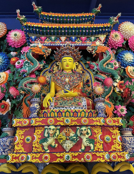 Летящая лошадь, храм-муравейник и лапша. Россияне массово едут в самый закрытый район Китая. Почему там нужно непременно побывать? Летящая лошадь, храм-муравейник и лапша. Россияне массово едут в самый закрытый район Китая. Почему там нужно непременно побывать?